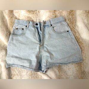Vintage Paris Blue denim shorts, size 11